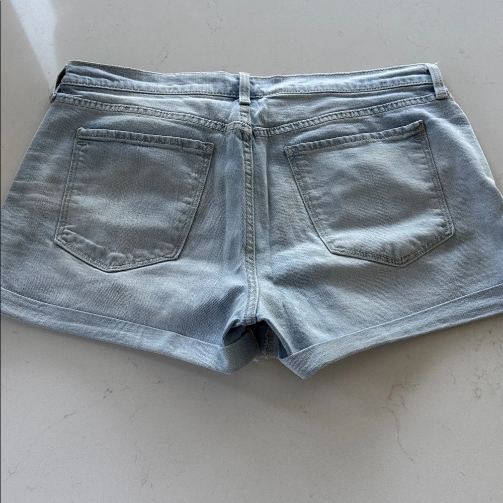 Old Navy Light Blue Distressed Women's Jean Shorts Size: 12 ✨